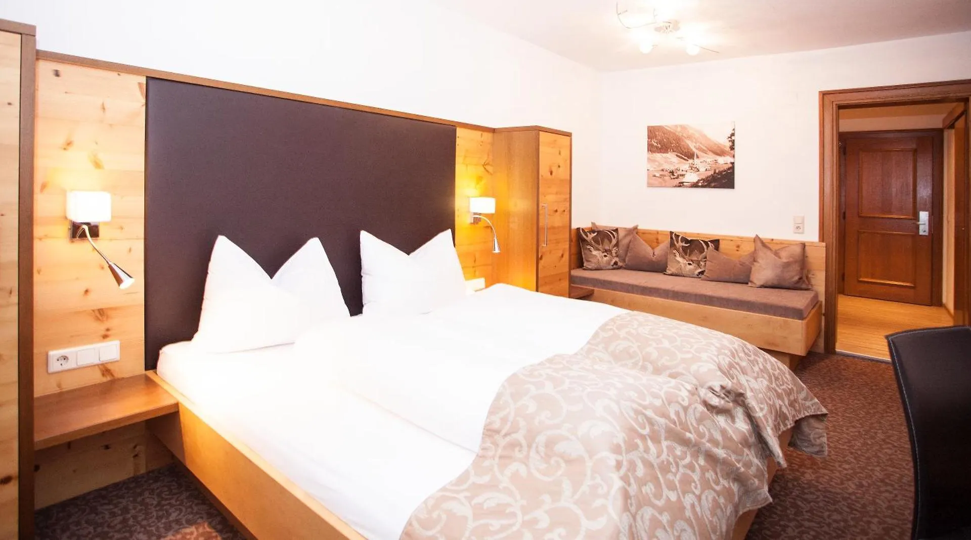 Hotel Garni Mirabell Ischgl 3*,
